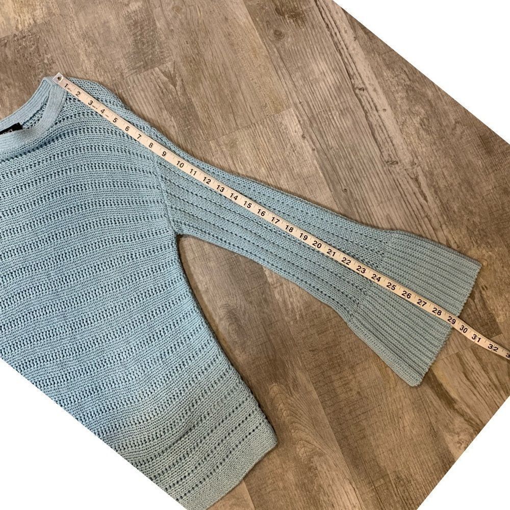 Ellen Tracy baby blue knit sweater with bell sleeves size medium - Picture 5 of 7